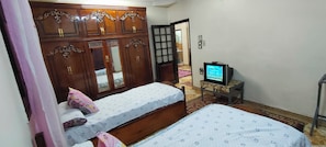 3 bedrooms, iron/ironing board, WiFi