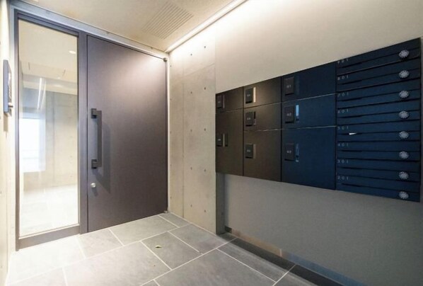 المنشأة من الخارج