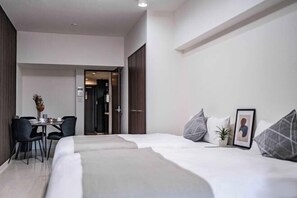 Room - Rura Namba, Nipponbashi (Osaka)