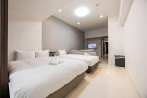 Room - Rura Namba, Nipponbashi (Osaka)