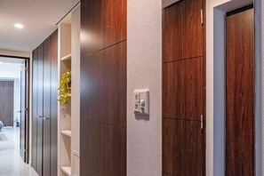 Room - Rura Namba, Nipponbashi (Osaka)