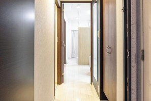 Room - Rura Namba, Nipponbashi (Osaka)