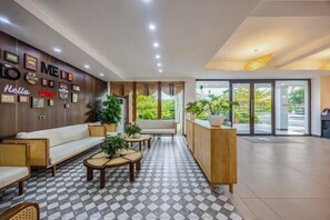Lobby lounge - Lisha Garden Resort Hotel (Vang Vieng)