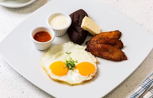 Local cuisine breakfast on weekdays (USD 30 per person)