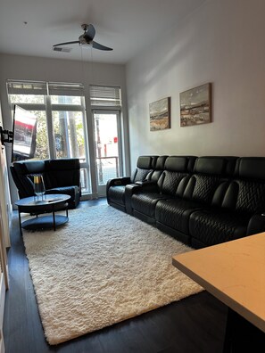 TV - Luxury Loft Midtown ATL! (Atlanta)