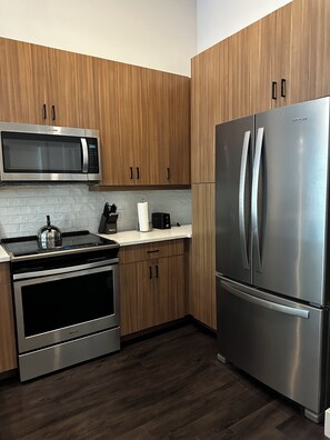 Microwave, oven, stovetop, dishwasher - Luxury Loft Midtown ATL! (Atlanta)