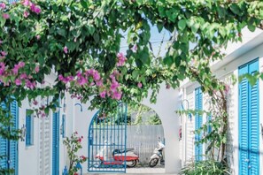 Unclassified image, 4 of 17, button - The Blue Loft Canggu Berawa Bali (Bali)