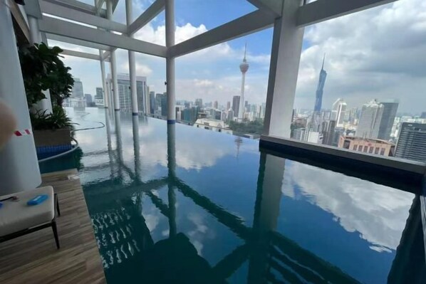 Outdoor pool - LUXE Infinitum KLCC by WSD (Kuala Lumpur)