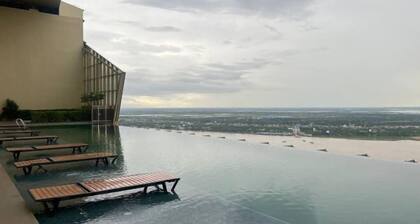 The Peak Service Apt By David