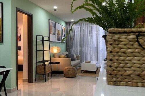 The Peak Service Apt By David