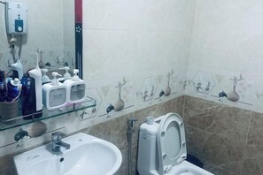 Bathroom - Homieow inn (Dalat)