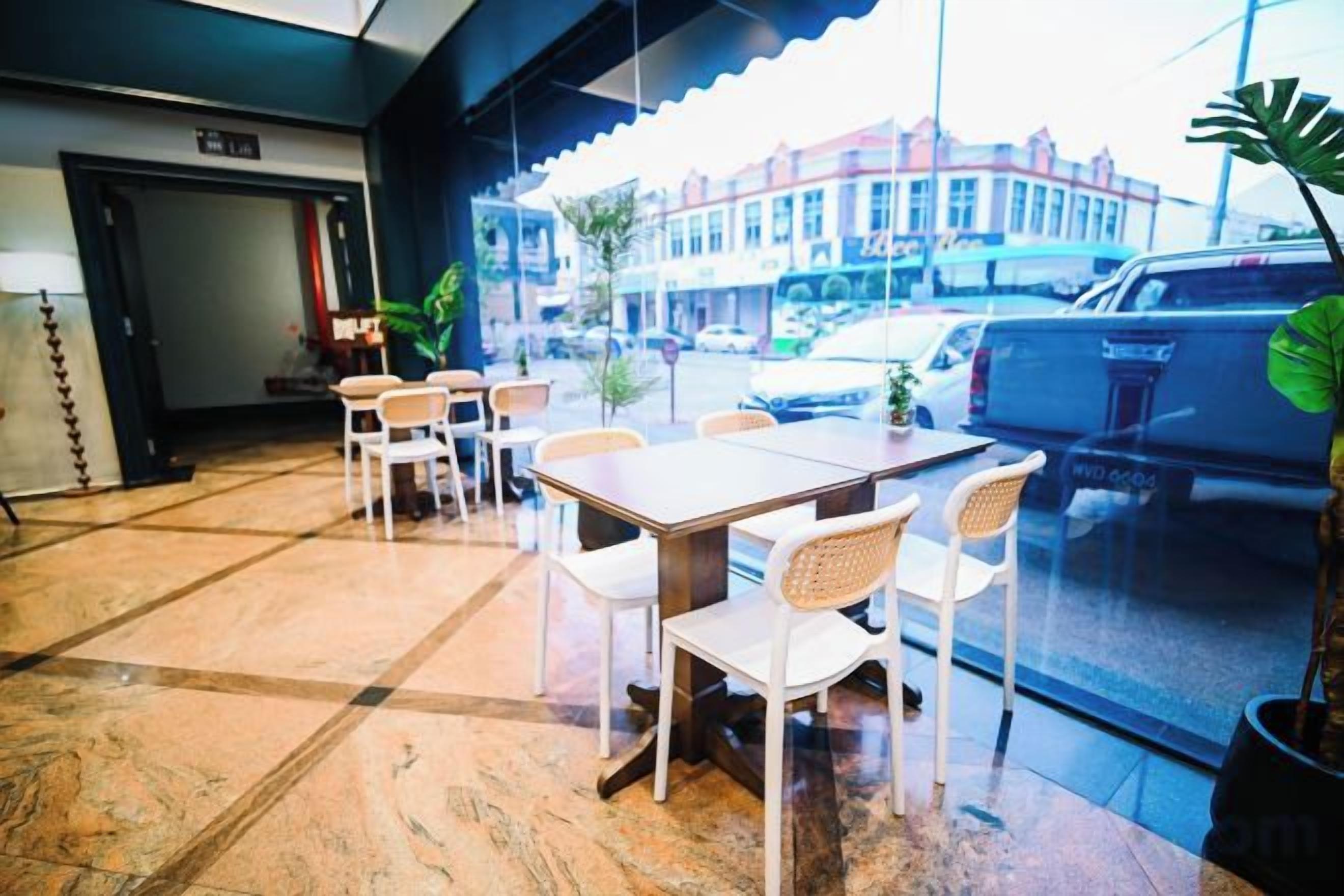 Tempat makan luar