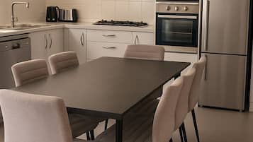 Microwave, oven, stovetop, dishwasher