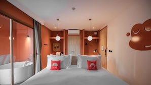 Blackout drapes, soundproofing, iron/ironing board (on request), WiFi - BLU Monkey Hub & Hotel Bangsaen (Chonburi)