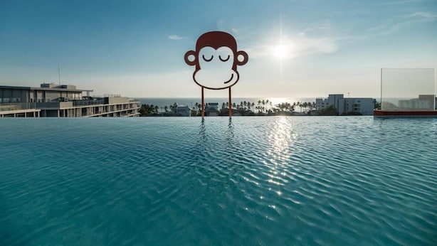 15 outdoor pools - BLU Monkey Hub & Hotel Bangsaen (Chonburi)