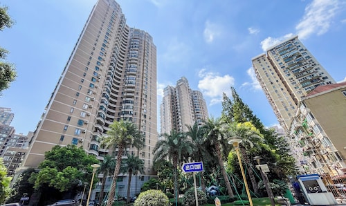 Tyms Luxury 2BR 1BA Apt Xujiahui Shops