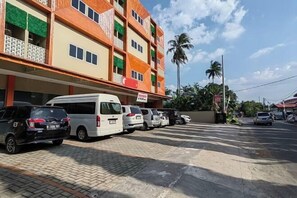 Self parking - Joy Hotel (Rajabasa)
