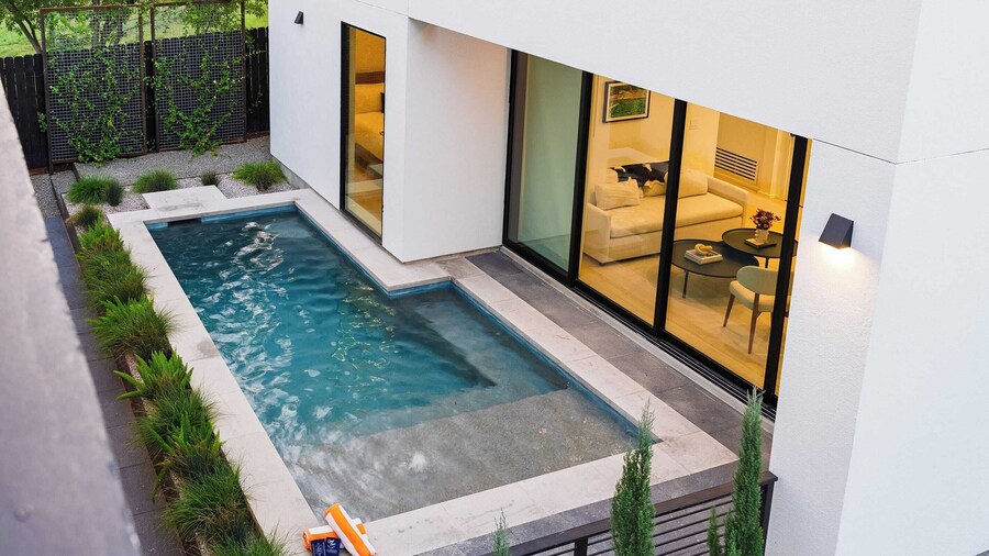 Modern East Austin Home w/ Pool, Near Downtown & Lady Bird Lake Casa 1803 by Avantstay