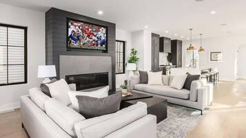 Fernseher, Kamin, Arbeitsbereiche