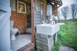 Room - The Pod - 1 Bedroom - Freshwest Beach Retreat (Pembroke)