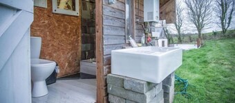 The Pod - 1 Bedroom - Freshwest Beach Retreat