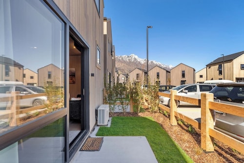 Kokako Whare - Central Queenstown Townhouse