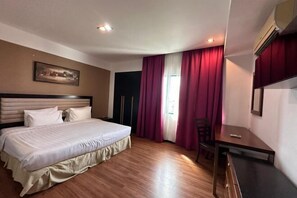 Room - Likas Square Serviced Apartment (Kota Kinabalu)