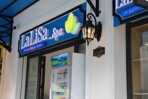 تفاصيل الفندق من الخارج