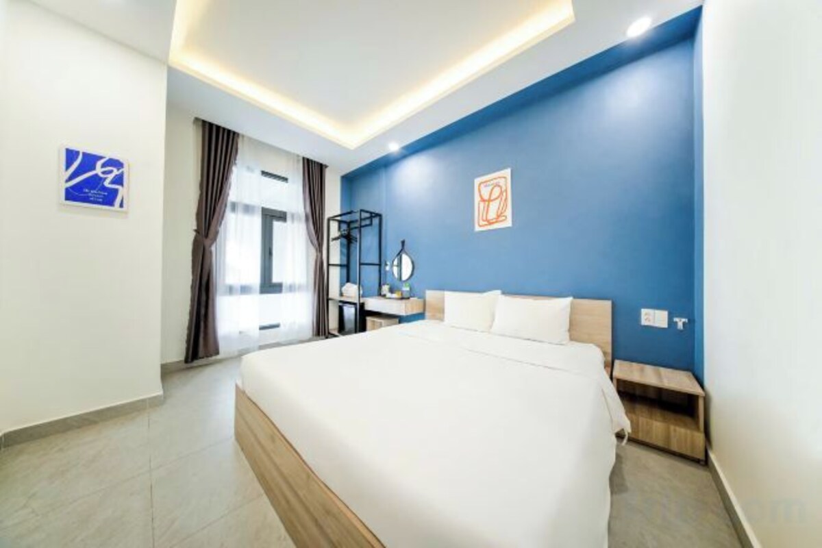 Economy Queen Room