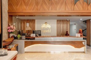 Unclassified image, 2 of 15, button - Botum Domrey Hotel (Phnom Penh)