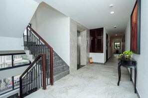 Unclassified image, 5 of 15, button - Botum Domrey Hotel (Phnom Penh)