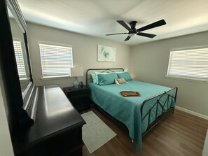 3 chambres, fer et planche à repasser, accès au Wi-Fi (inclus)