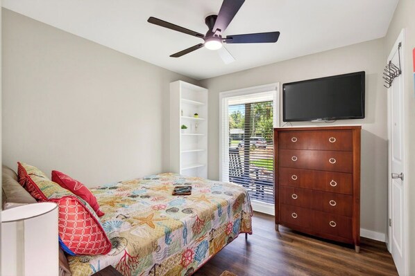 3 bedrooms, iron/ironing board, travel crib, free WiFi