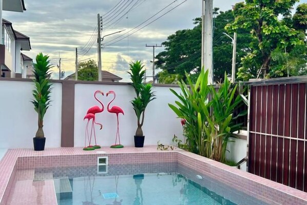 Unclassified image, 1 of 31, button - Pattaya detached four-bedroom five-bed room pool villa (Pattaya)