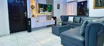 Tremendous 5-bedroom Apartment in Ikeja