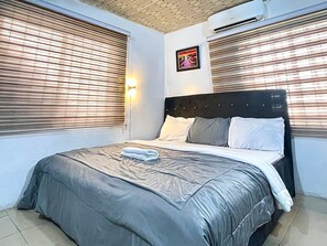 5 bedrooms, iron/ironing board, free WiFi, bed sheets