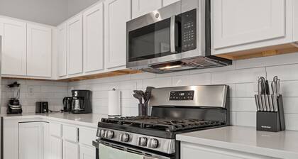MODERN COMFORT • 3BR HOME NEAR AIRPORT & NETFLIX