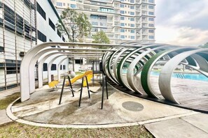 Unclassified image, 5 of 18, button