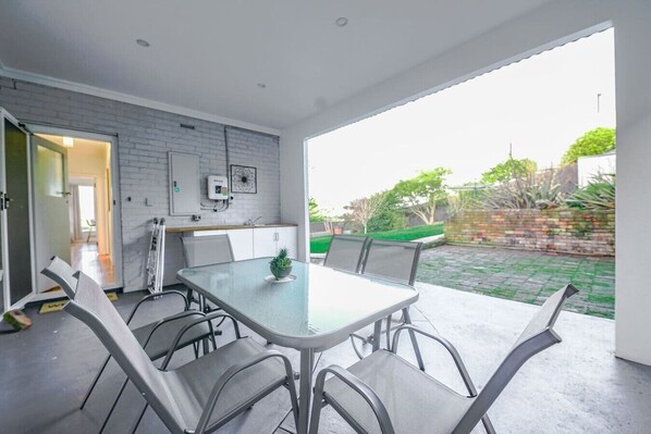 Outdoor dining
