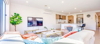 StayAU 4BR Tranquil Family Escape House Point Cook