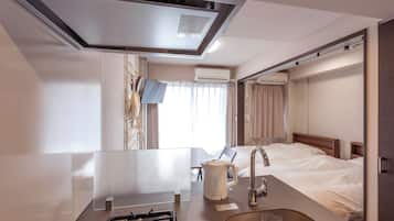 Twin Room, Balcony, Park View | Desk, free WiFi
