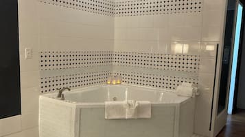 Suíte premier | Escrivaninha, espaço de trabalho para notebook, cortinas blackout