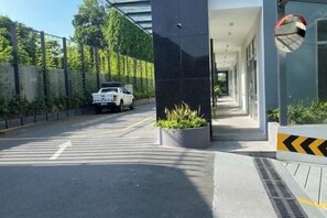 Self-parking (surcharge) - Happy One Central - Apartment Thu Dau Mot (Thu Dau Mot)