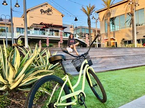 Property grounds - BEACH BUNGALOW IN THE HEART OF SURF CITY 3BR 2BA - Work place friendly (Huntington Beach)