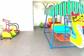 Children's area - Republic Plaza -Luxury condo with pool, close to airport (Ho Chi Minh City)