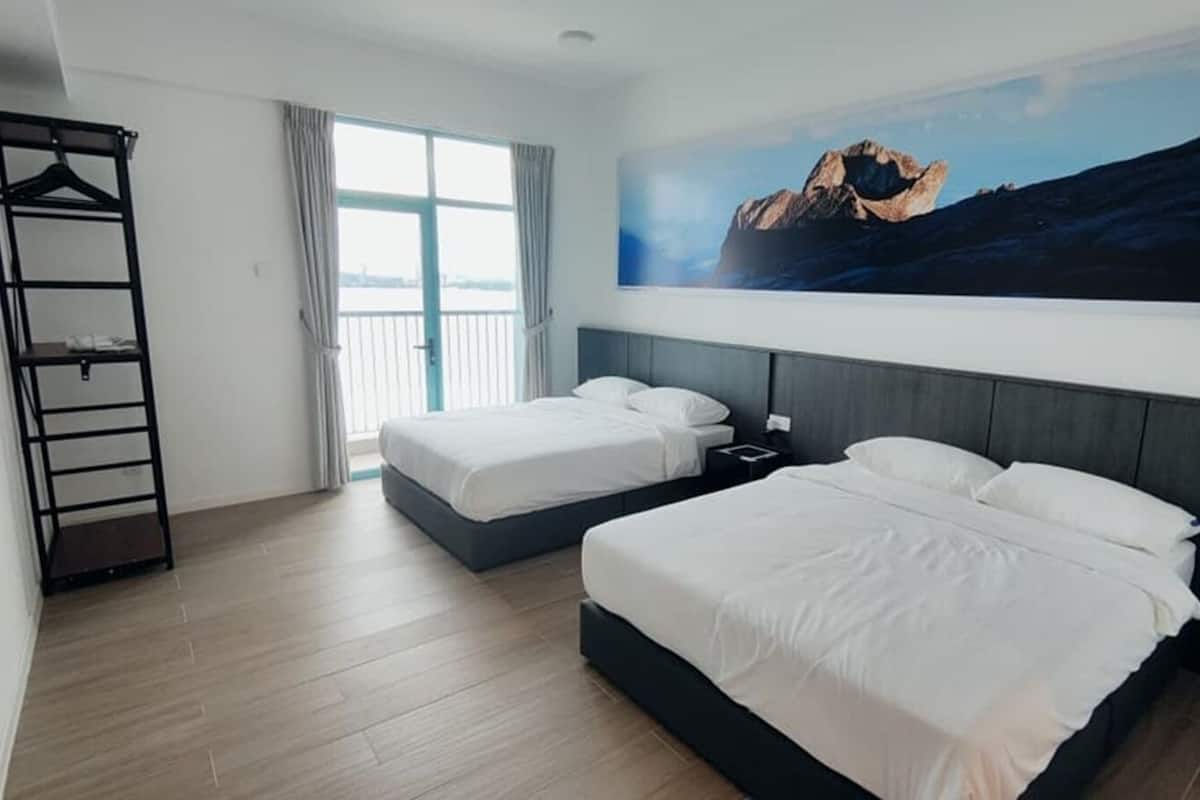 Family Apartment, Balcony, Sea View | Free WiFi, bed sheets