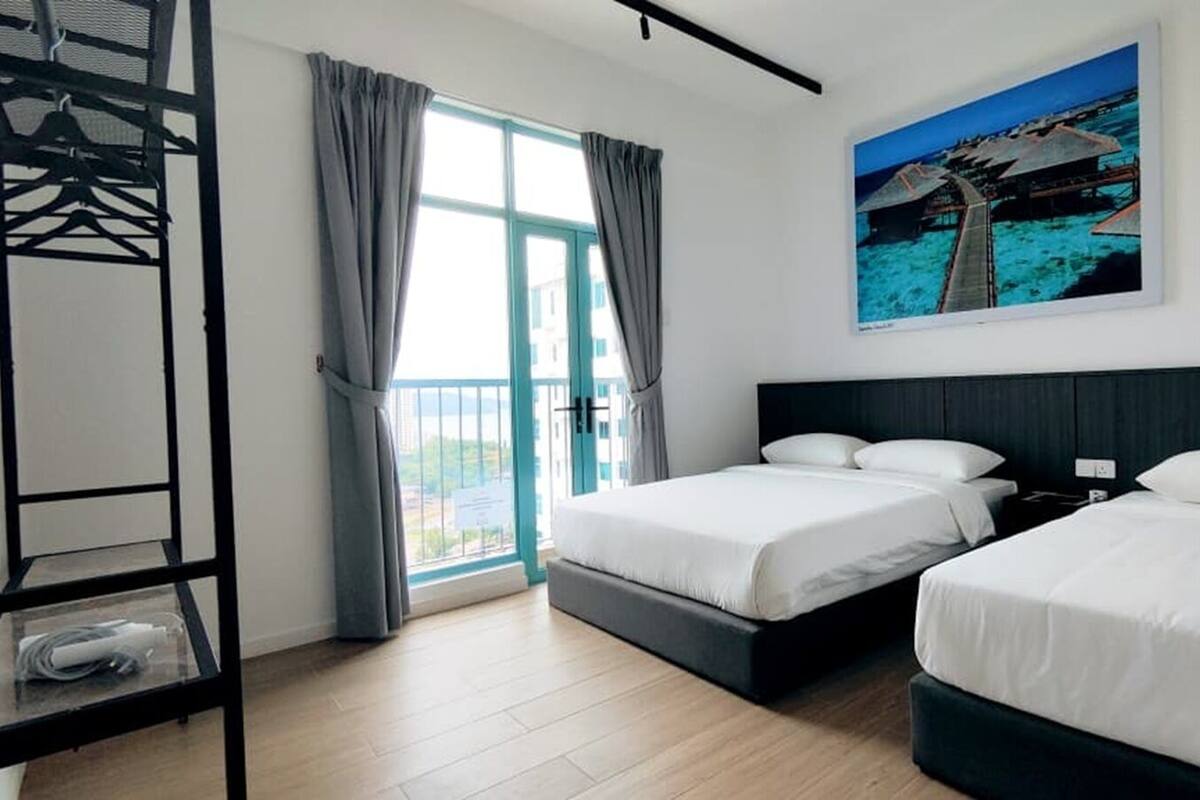 Superior Studio Suite, 1 Bedroom, Balcony, Hill View | WiFi (free), bed sheets