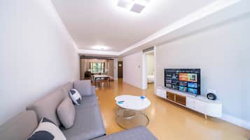 Superior-Apartment, 2 Schlafzimmer, Küche, Stadtblick | Wohnzimmer