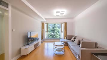 Superior-Apartment, 2 Schlafzimmer, Küche, Stadtblick | Wohnzimmer