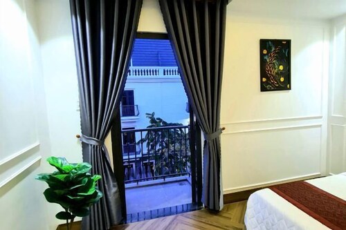 KHÁCH SẠN THƯ LÊ